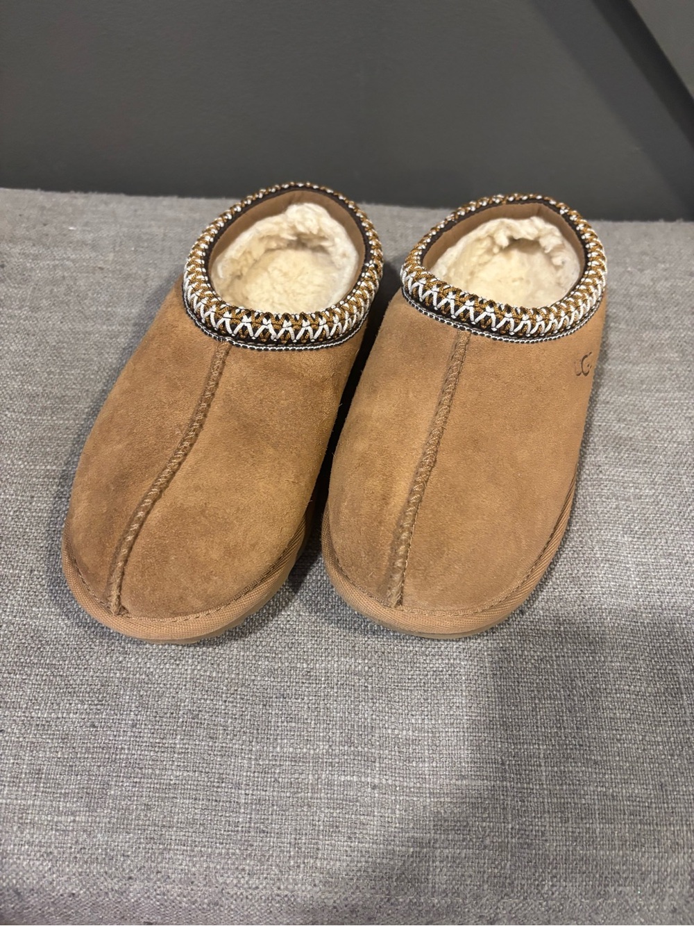 UGG Kids Tasman Chestnut Suede Shearling-Lined Slip-On Clogs